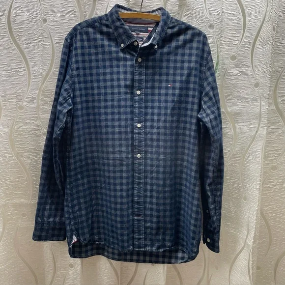 Tommy Hilfiger Button Down Shirt Mens Large Blue Gingham Regular Fit Long Sleeve - Picture 1 of 9